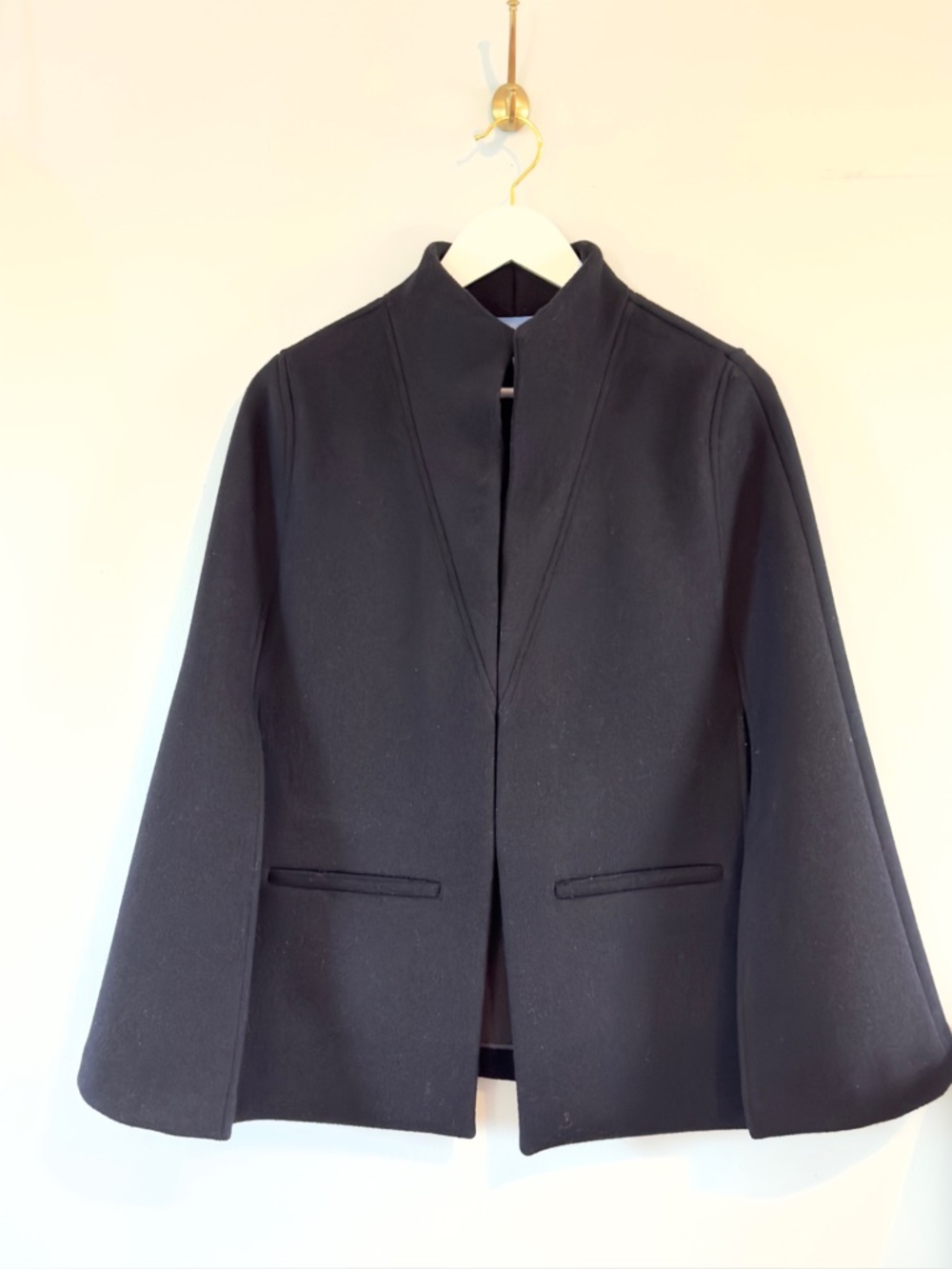Alice Walk The Cape in Midnight Black XS | Like New